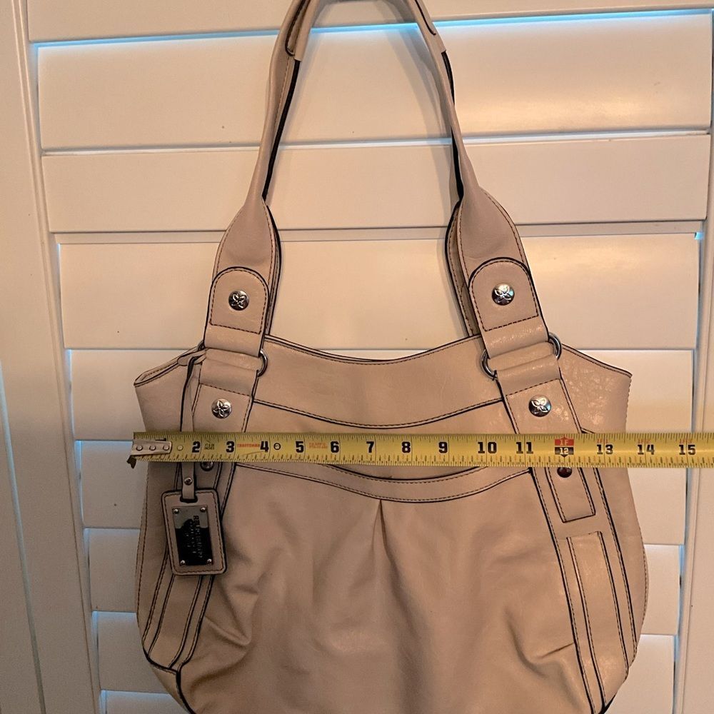 Relic Brand Handbag Beautiful like new - Picture 7 of 9